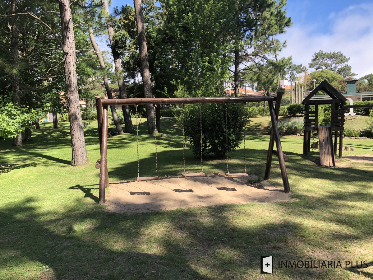 Apartamento ID.1023 - Apartamento en Venta de 1 Dormitorio con cochera en Arcobaleno de Punta del Este