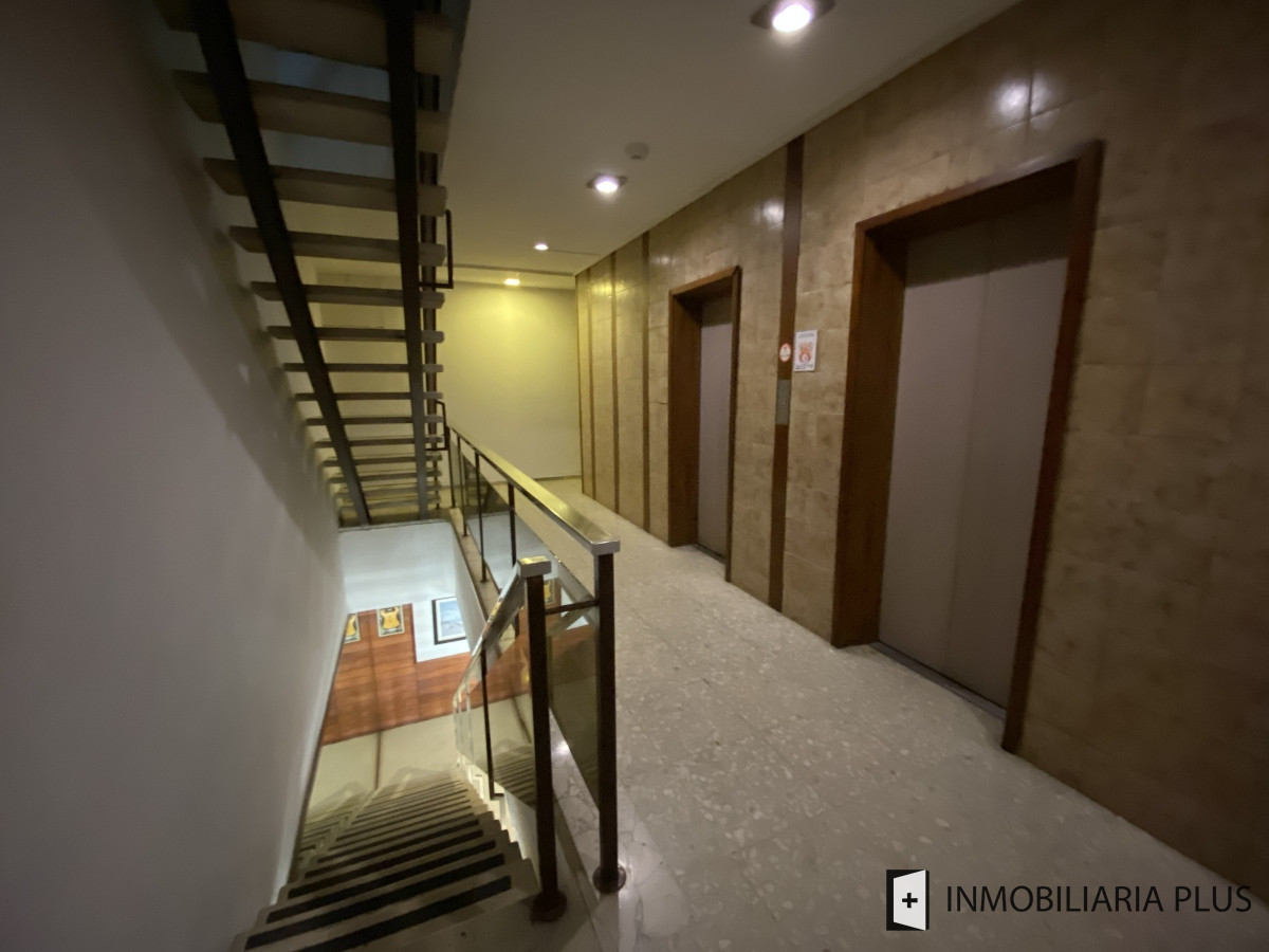 Apartamento ID.962 - Venta de Apartamento de 160 m2 en la Península a 200 MTS del MAR con Garaje, Gym y más en Punta del Este