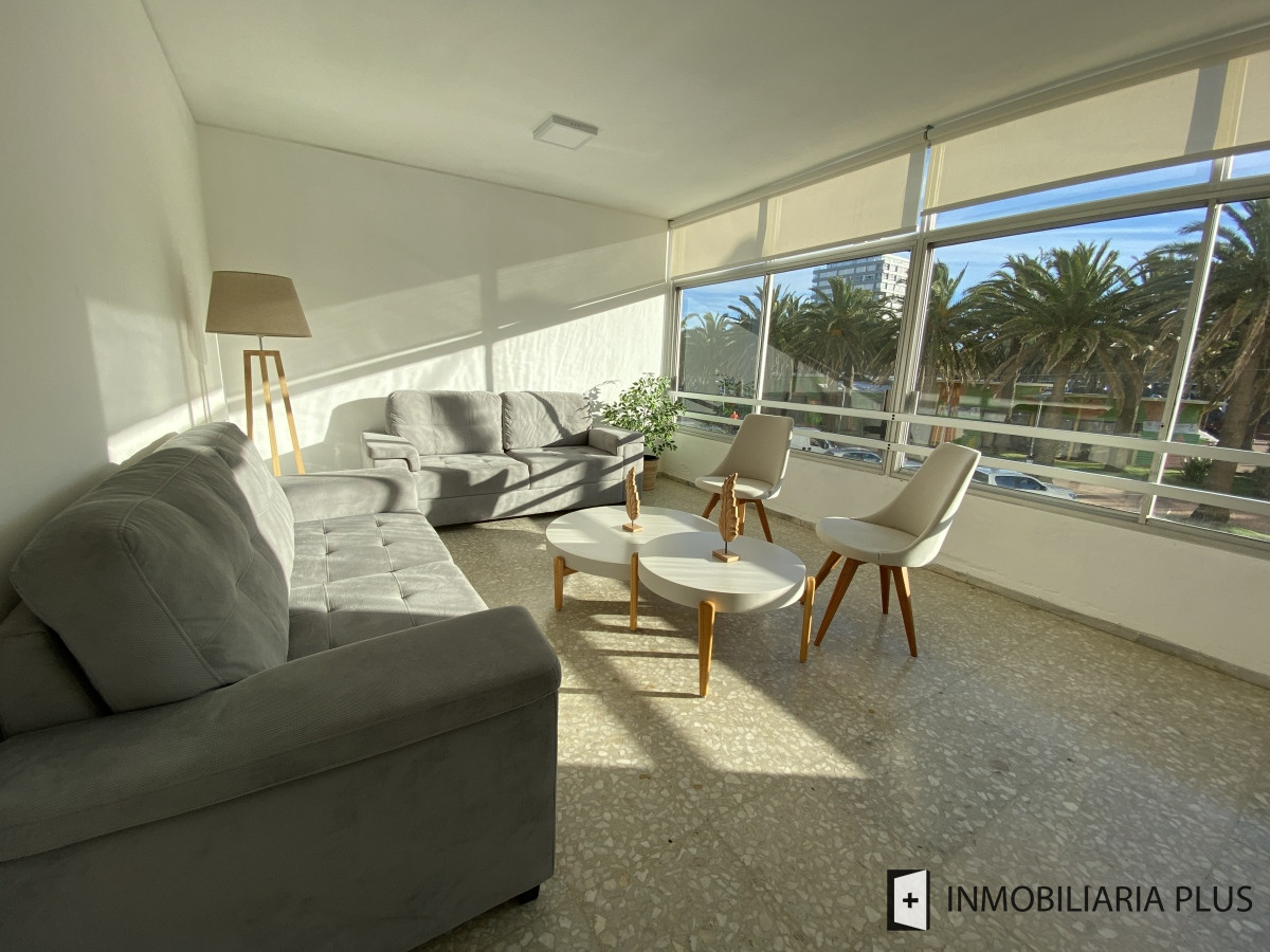Apartamento ID.1096 - Alquiler ANUAL de apartamento con 1 Dormitorio y medio con garaje sobre Av. Gorlero con Gym, Lavadero y más