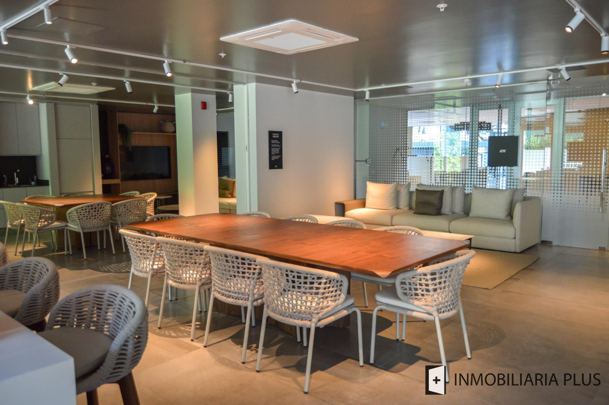 Apartamento ID.1742 - Venta de Apartamento de 2 dormitorios en Pocitos con terraza en Montevideo