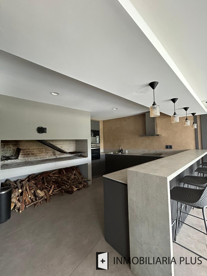 Apartamento ID.1090 - Apartamento en Alquiler de 1 Dormitorio con Piscinas, Gym, Barbacoas, Parrillero y más en Malvín