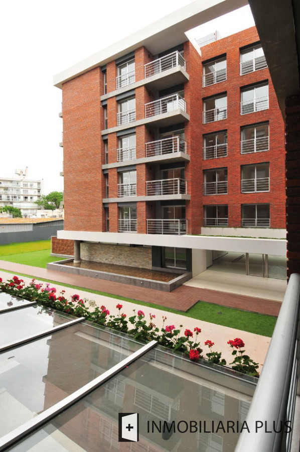 Apartamento ID.1109 - Venta de Apartamento de 2 Dormitorios en Tres Cruces, con Barbacoa, Juegos Infantiles y más 