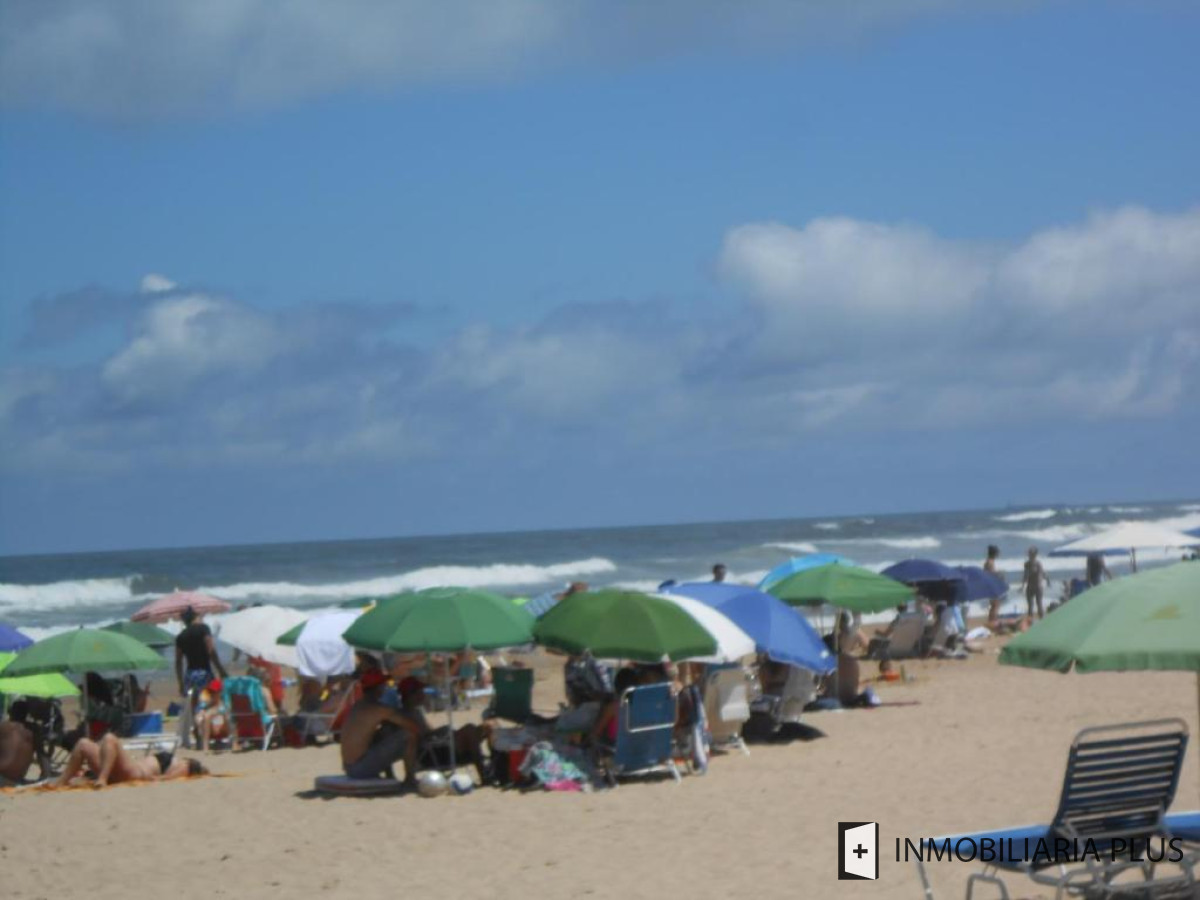 Apartamento ID.1026 - Apartamento en Venta de 3 Dormitorios frente al Mar y los dedos en la Península de Punta del Este