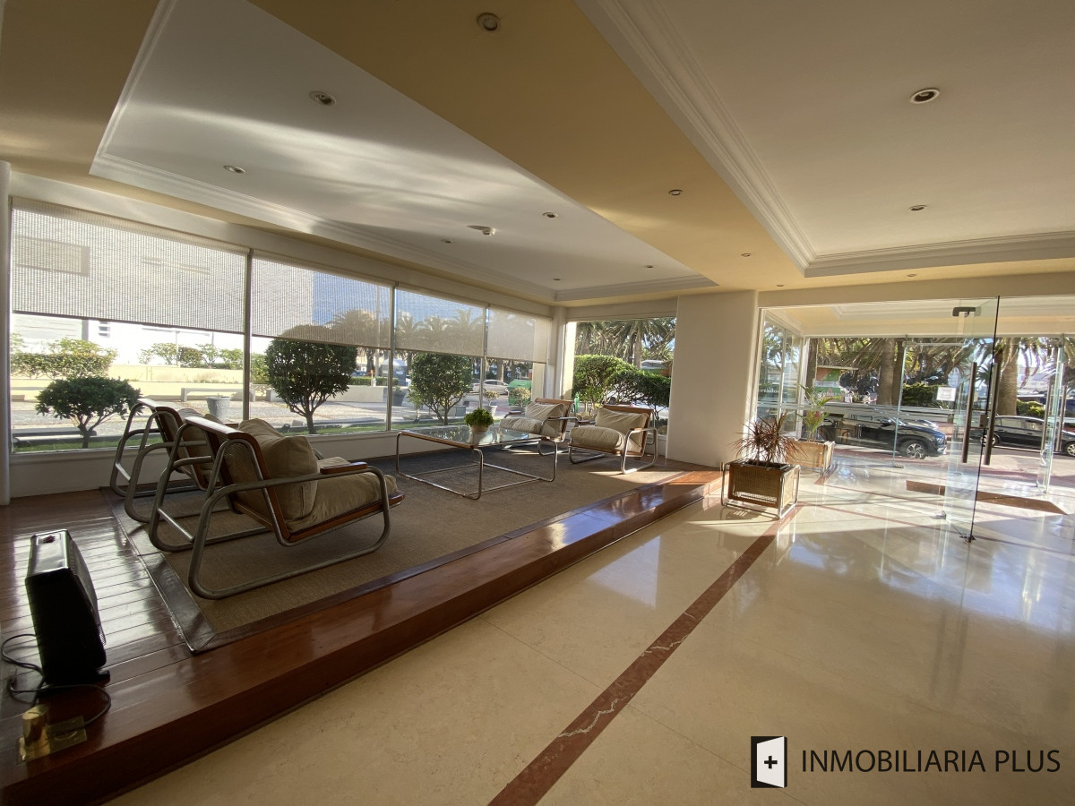 Apartamento ID.962 - Venta de Apartamento de 160 m2 en la Península a 200 MTS del MAR con Garaje, Gym y más en Punta del Este