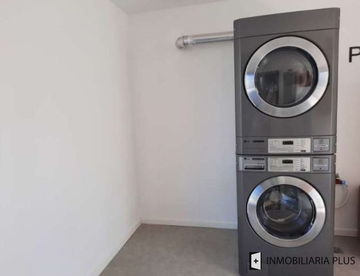 Apartamento ID.1301 - Apartamento en Venta en Pocitos con Barbacoa, Lavadero y más a pasos de la Rambla de Montevideo