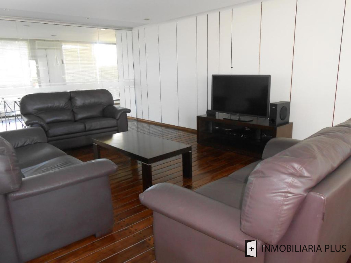 Apartamento ID.1026 - Apartamento en Venta de 3 Dormitorios frente al Mar y los dedos en la Península de Punta del Este