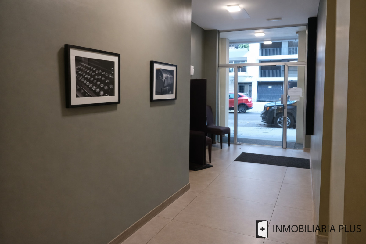 Apartamento ID.1599 - Apartamento de 2 dormitorios con Garaje en el Centro de Montevideo