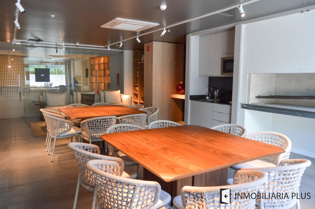 Apartamento ID.1742 - Venta de Apartamento de 2 dormitorios en Pocitos con terraza en Montevideo