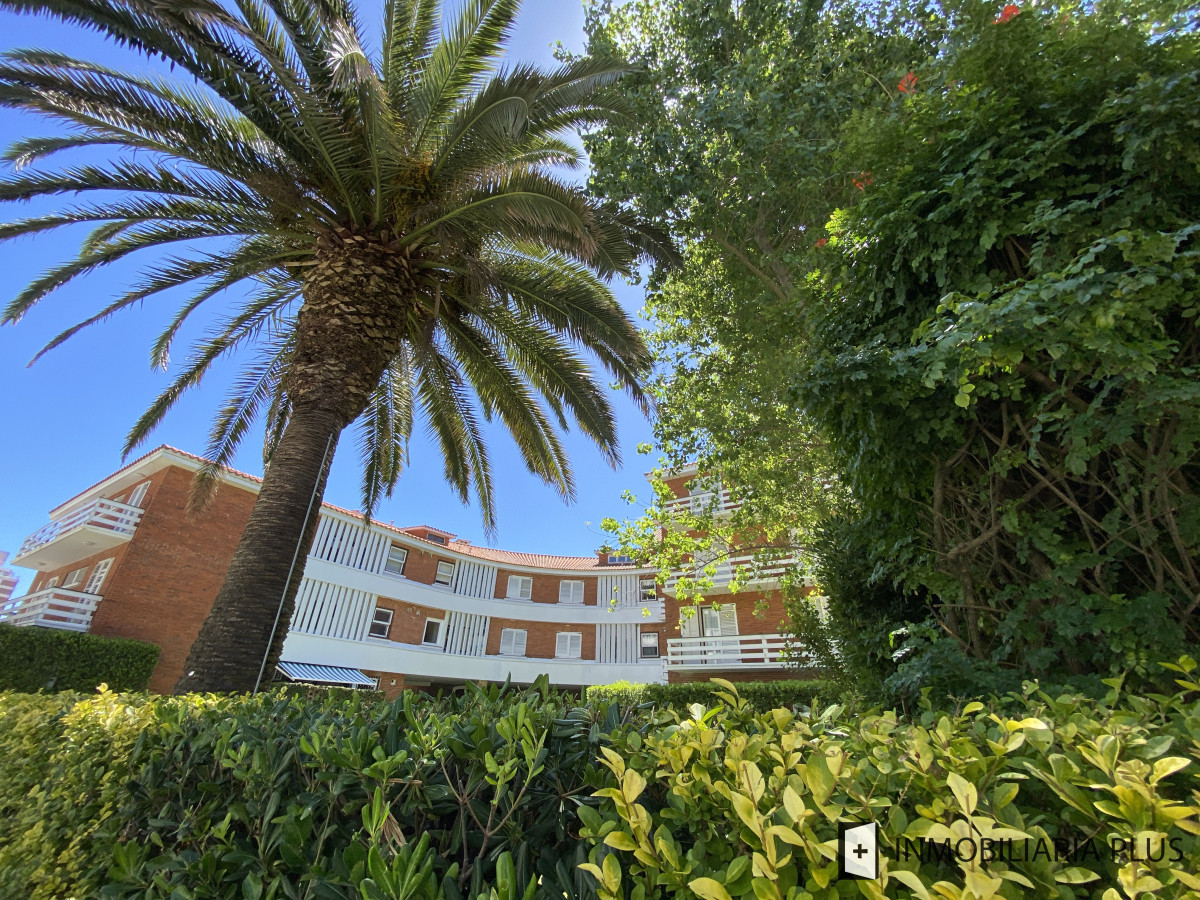 Apartamento ID.1388 - Alquiler de Apartamento de 3 Dormitorios, Garaje y 2 Baños en la península de Punta del Este