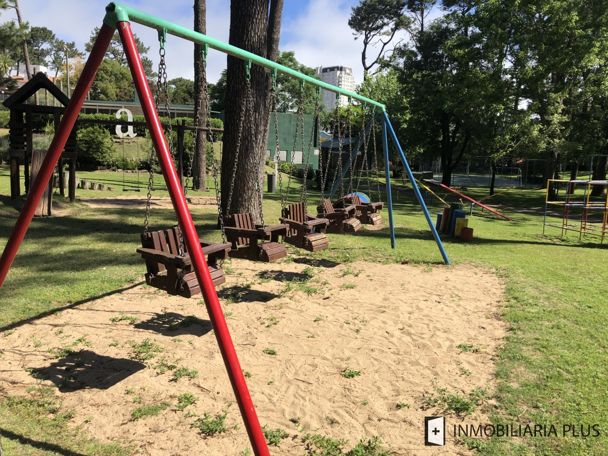 Apartamento ID.1023 - Apartamento en Venta de 1 Dormitorio con cochera en Arcobaleno de Punta del Este