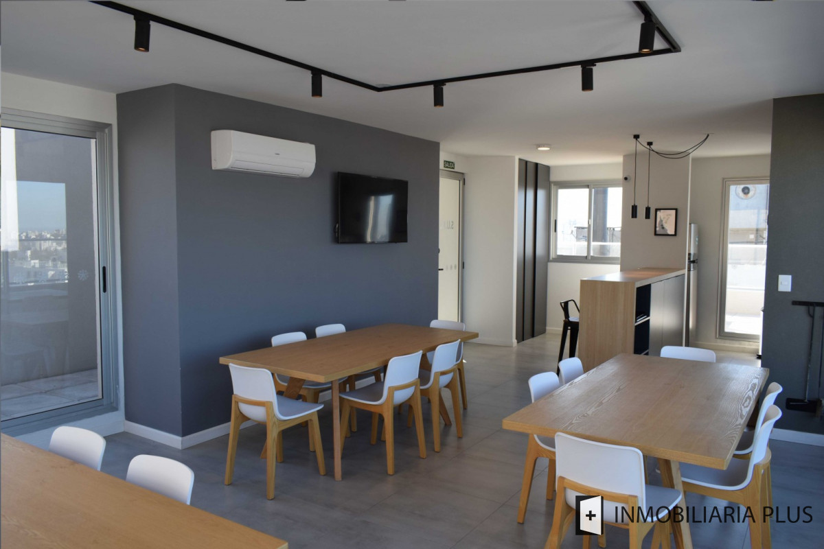 Apartamento ID.3 - Apartamento En Alquiler Sobre Av. 18, 2 Dormitorios Con Garaje En Cordón En Alquiler $31.000 Con Todos Los Servicios.