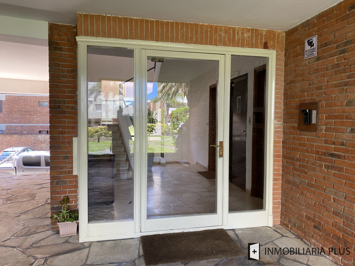 Apartamento ID.1388 - Alquiler de Apartamento de 3 Dormitorios, Garaje y 2 Baños en la península de Punta del Este