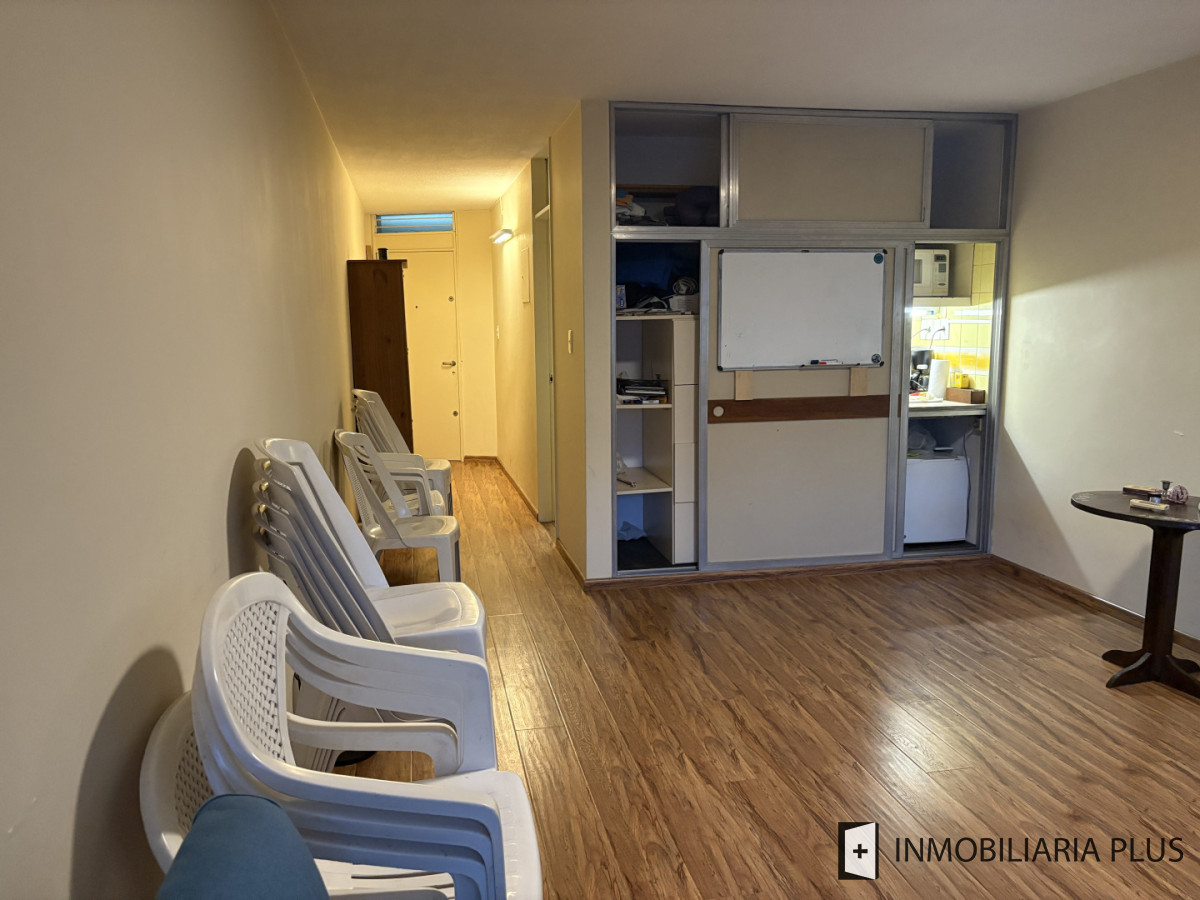 Oficina ID.1509 - Alquiler de Oficina o Consultorio en el Centro de Montevideo