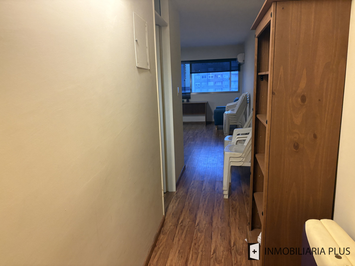 Oficina ID.1509 - Alquiler de Oficina o Consultorio en el Centro de Montevideo