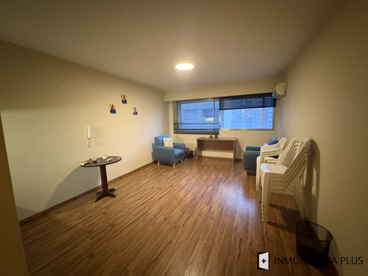 Oficina ID.1509 - Alquiler de Oficina o Consultorio en el Centro de Montevideo