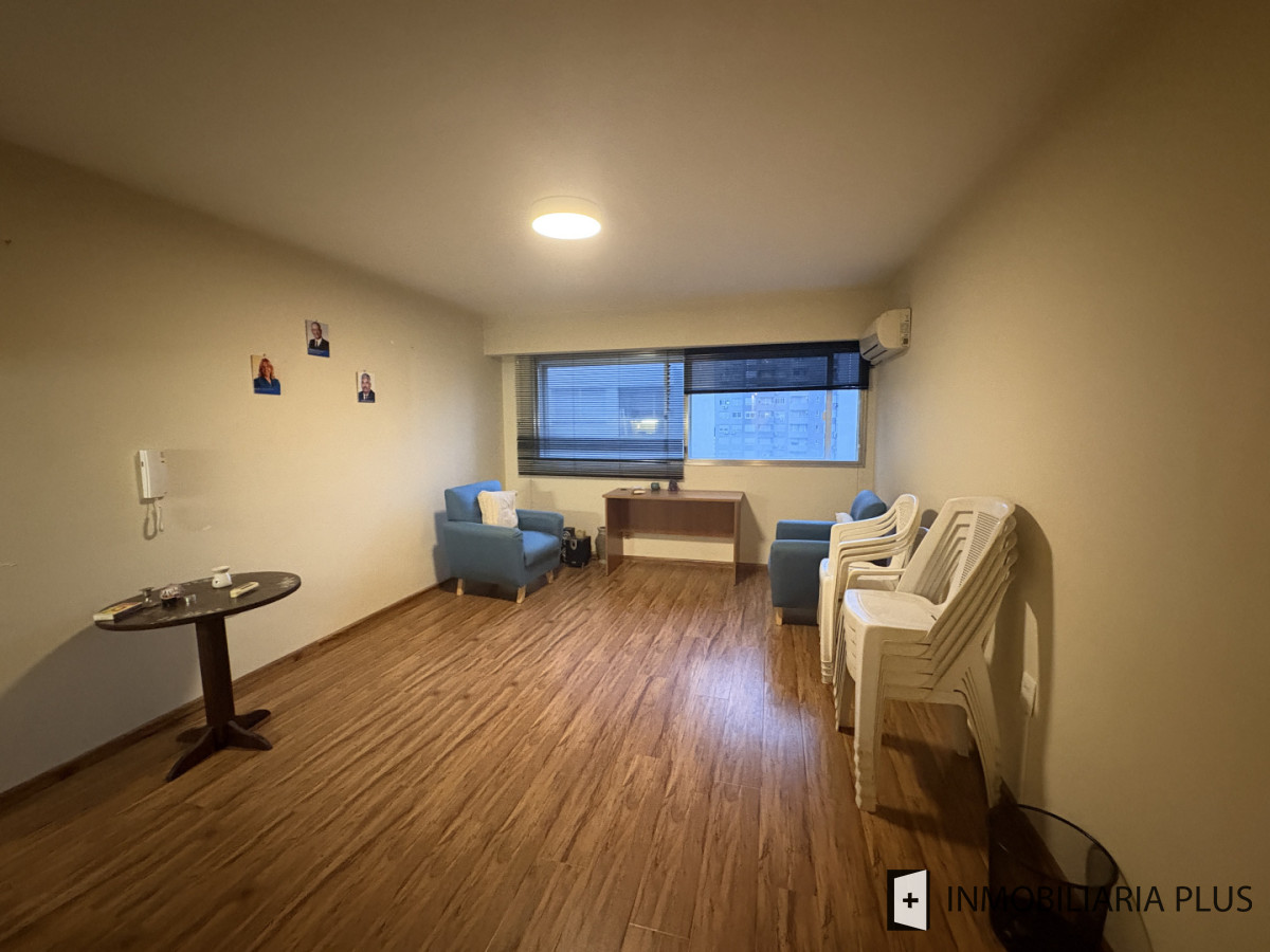 Oficina ID.1509 - Alquiler de Oficina o Consultorio en el Centro de Montevideo