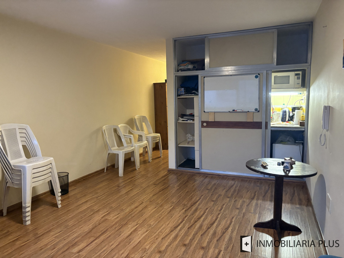 Oficina ID.1509 - Alquiler de Oficina o Consultorio en el Centro de Montevideo