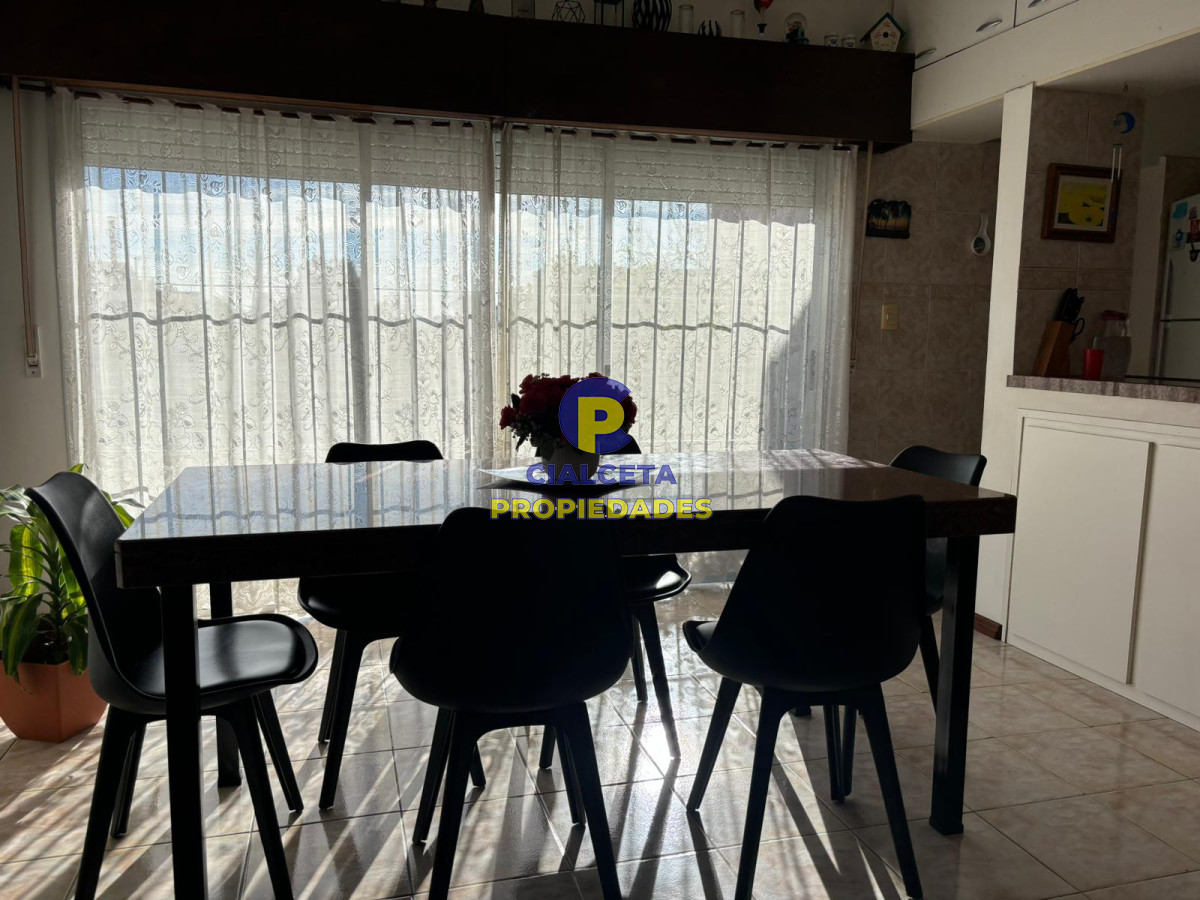 Casa ID.572 - Casa en excelente estado, con garaje y barbacoa