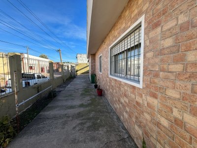 Casa en excelente estado, con garaje y barbacoa