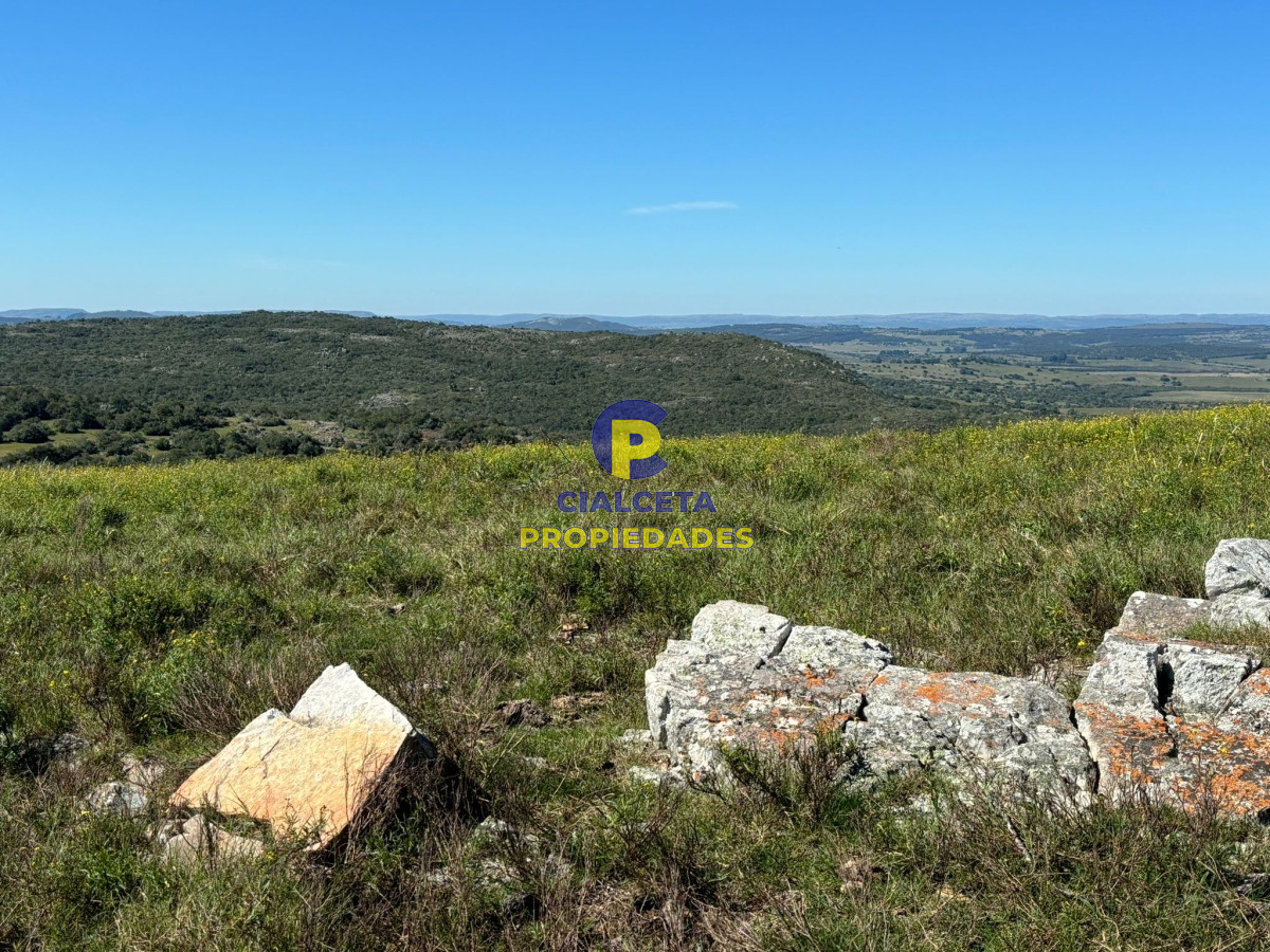 Chacra ID.422 - 5 hectáreas en Lavalleja, entrega 18.000 dólares y saldo financiado