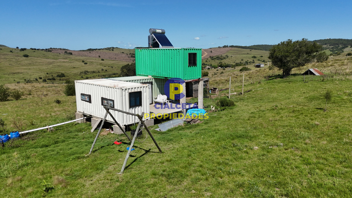 Chacra ID.568 - 5 hectáreas en Lavalleja con casa contenedor y excelente vista a las sierras