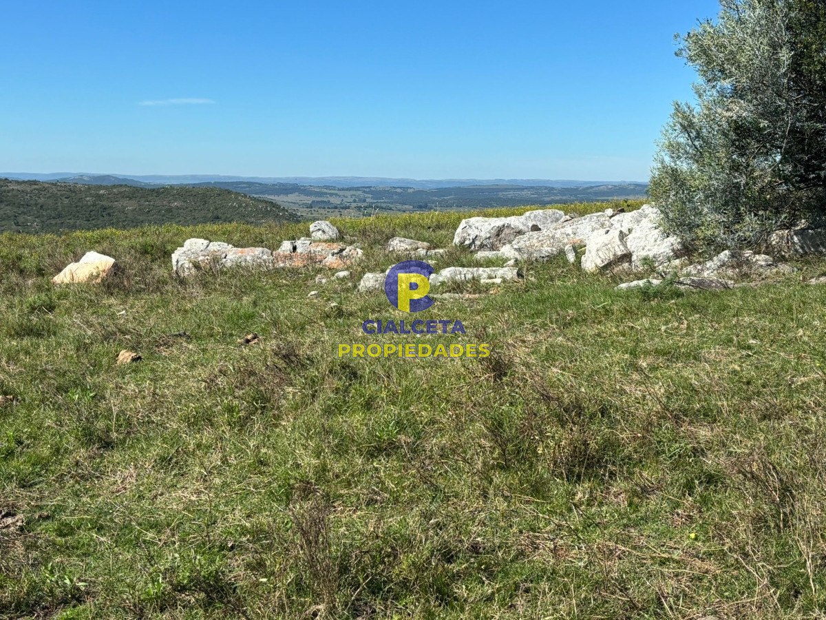 Chacra ID.422 - 5 hectáreas en Lavalleja, entrega 18.000 dólares y saldo financiado