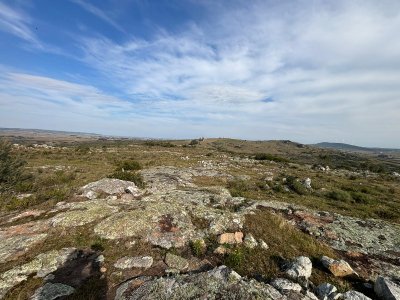 3 hectáreas a 27 km de San Carlos, se financia