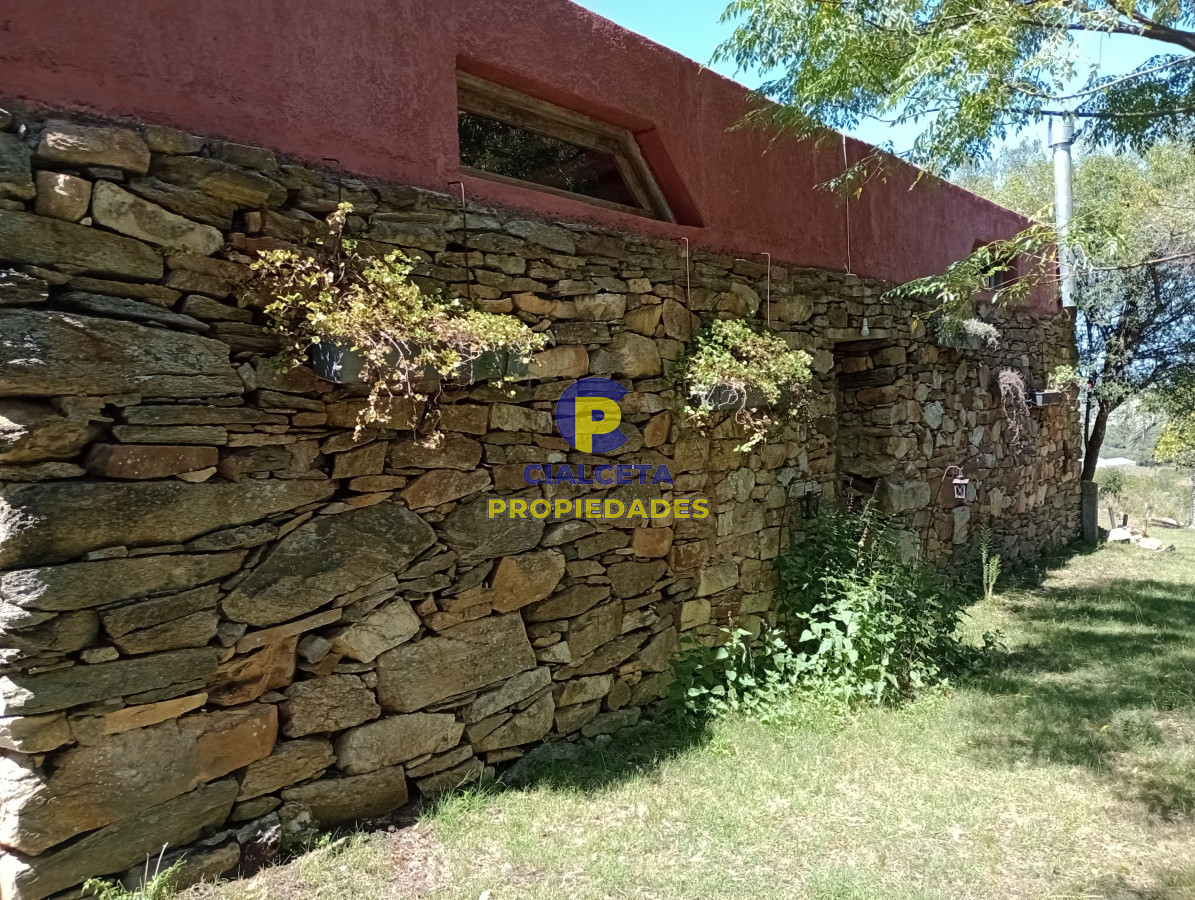 Campo Ref.539 - 92 hectáreas con casa reciclada, vista a las sierras, arroyo, monte