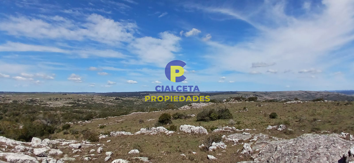 Campo Ref.541 - 268 hectáreas en Lavalleja,turístico