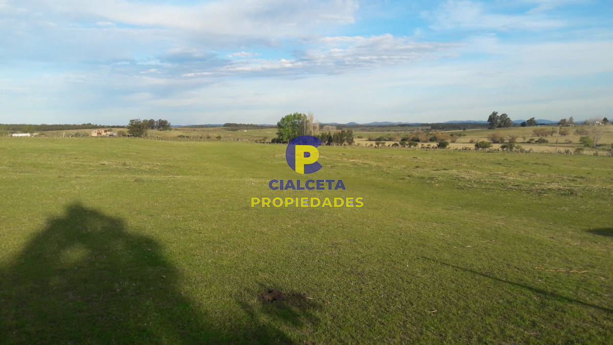 Campo Ref.211 - 8 hectáreas con casa y caballerizas
