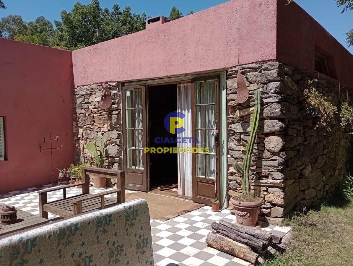 Campo Ref.539 - 92 hectáreas con casa reciclada, vista a las sierras, arroyo, monte