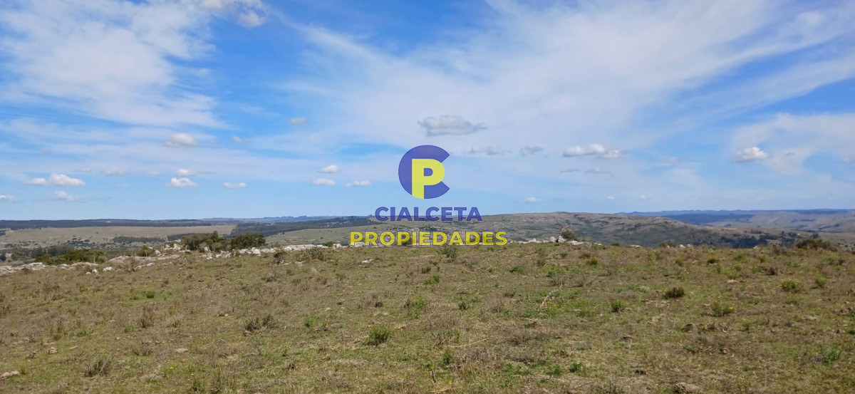 Campo Ref.541 - 268 hectáreas en Lavalleja,turístico