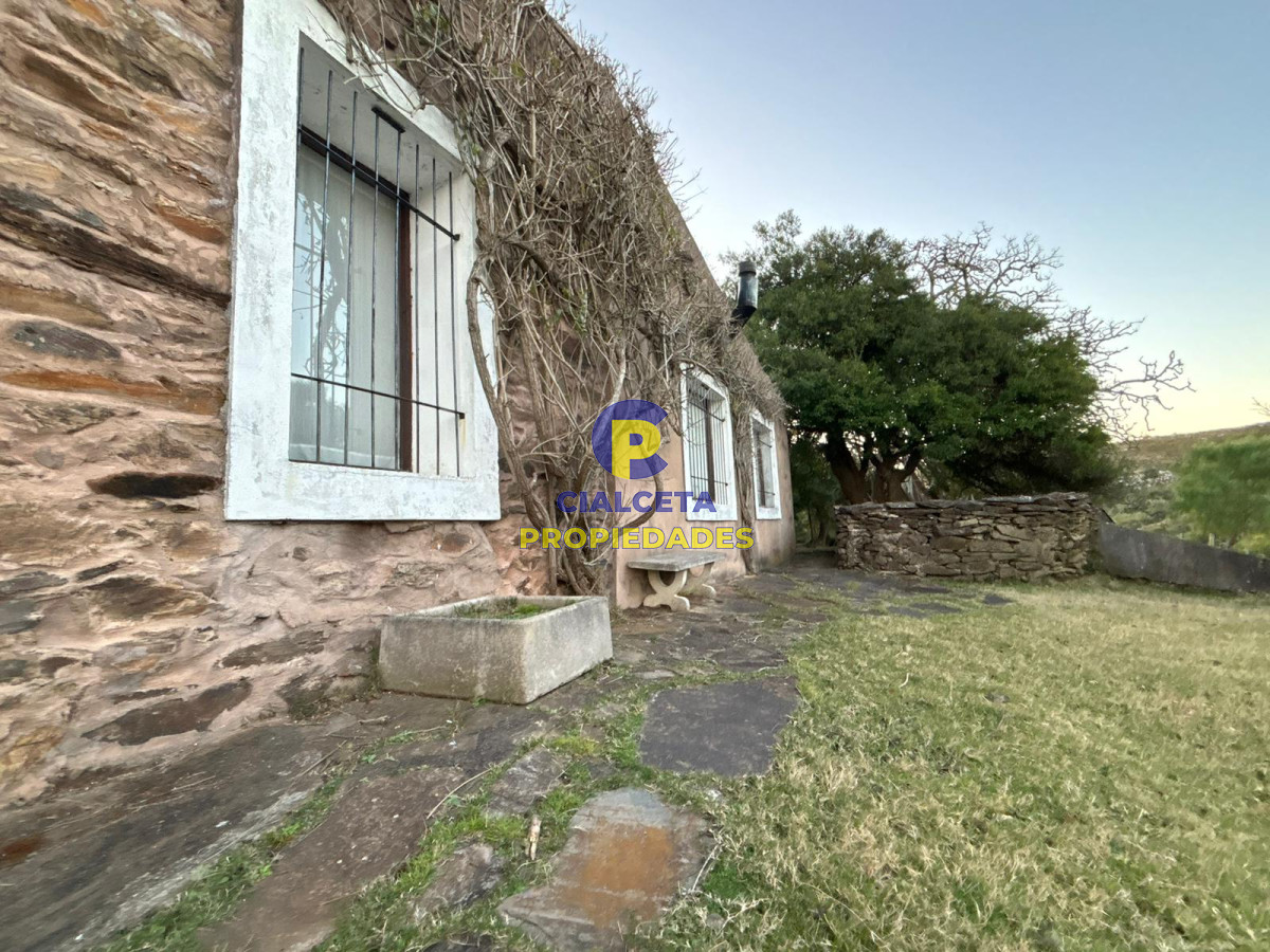 93 hectáreas con tapera reciclada, arroyo, monte y cerro - GoPunta - Portal Inmobiliario de Punta del Este - Maldonado