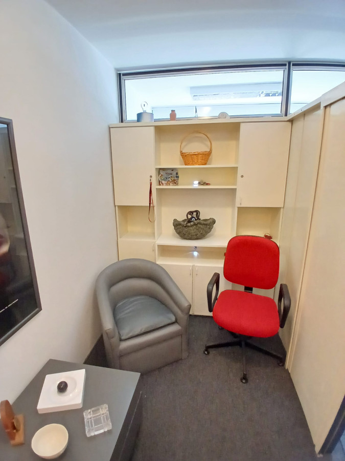 Apartamento ID.388 - Venta de Oficina totalmente equipada