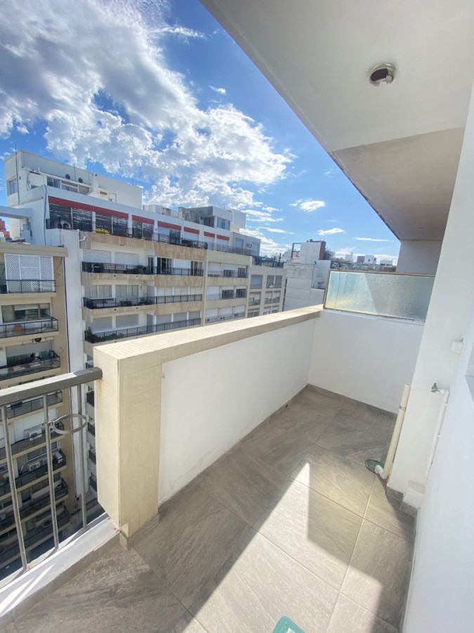 Apartamento ID.402 - Hermoso apartamento en alquiler 3 dorm frente al mar en Pocitos