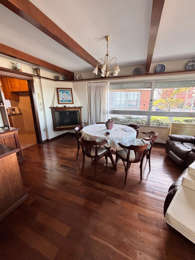 Apartamento ID.440 - Hermosa propiedad de estilo en Puerto del Buceo 3 dorm y servicio 2 gges
