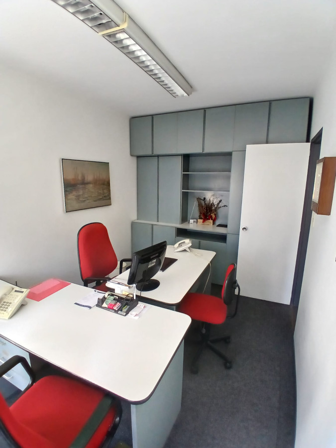 Apartamento ID.388 - Venta de Oficina totalmente equipada