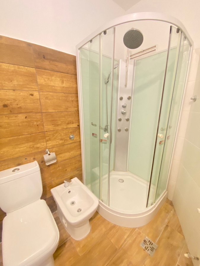 Apartamento ID.402 - Hermoso apartamento en alquiler 3 dorm frente al mar en Pocitos