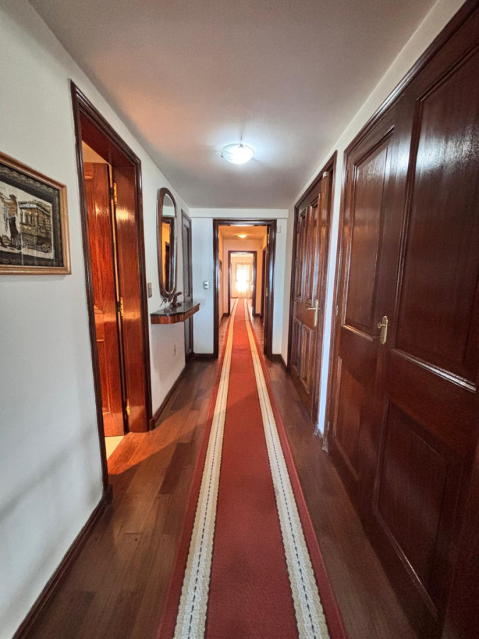 Apartamento ID.440 - Hermosa propiedad de estilo en Puerto del Buceo 3 dorm y servicio 2 gges