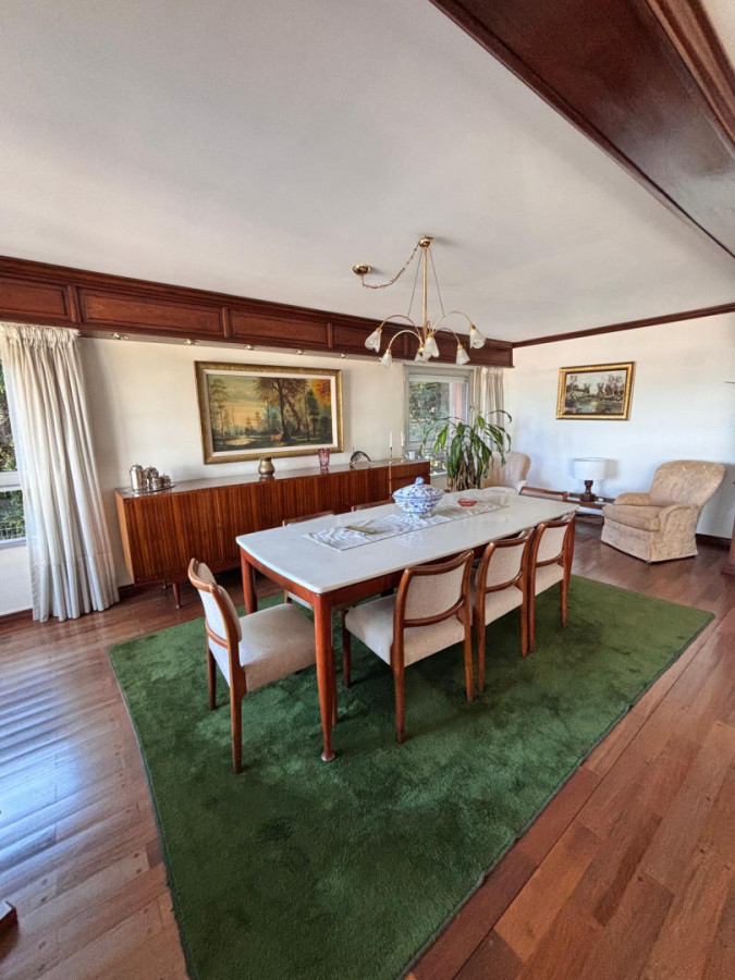 Apartamento ID.440 - Hermosa propiedad de estilo en Puerto del Buceo 3 dorm y servicio 2 gges