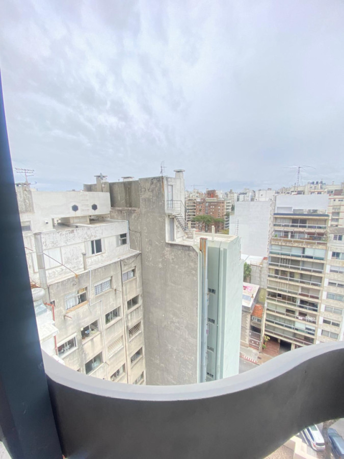 Apartamento ID.463 - Alquiler en Jardín Castellanos 1 dormitorio, piso 11 al frente