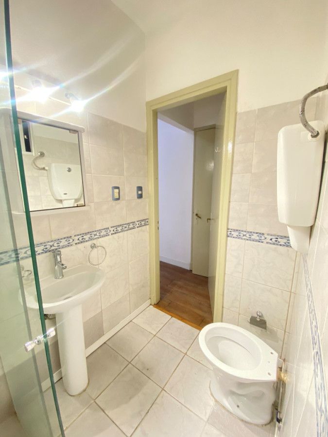 Apartamento ID.452 - Alquiler de apartamento de 1 dormitorio con amplio patio en Ciudad Vieja