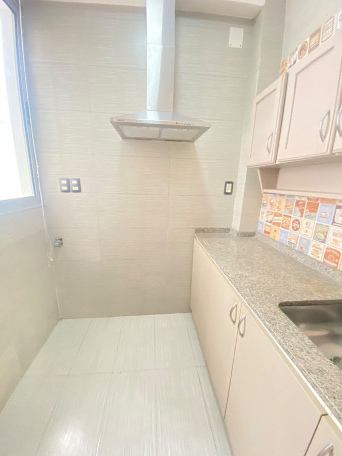Apartamento ID.452 - Alquiler de apartamento de 1 dormitorio con amplio patio en Ciudad Vieja