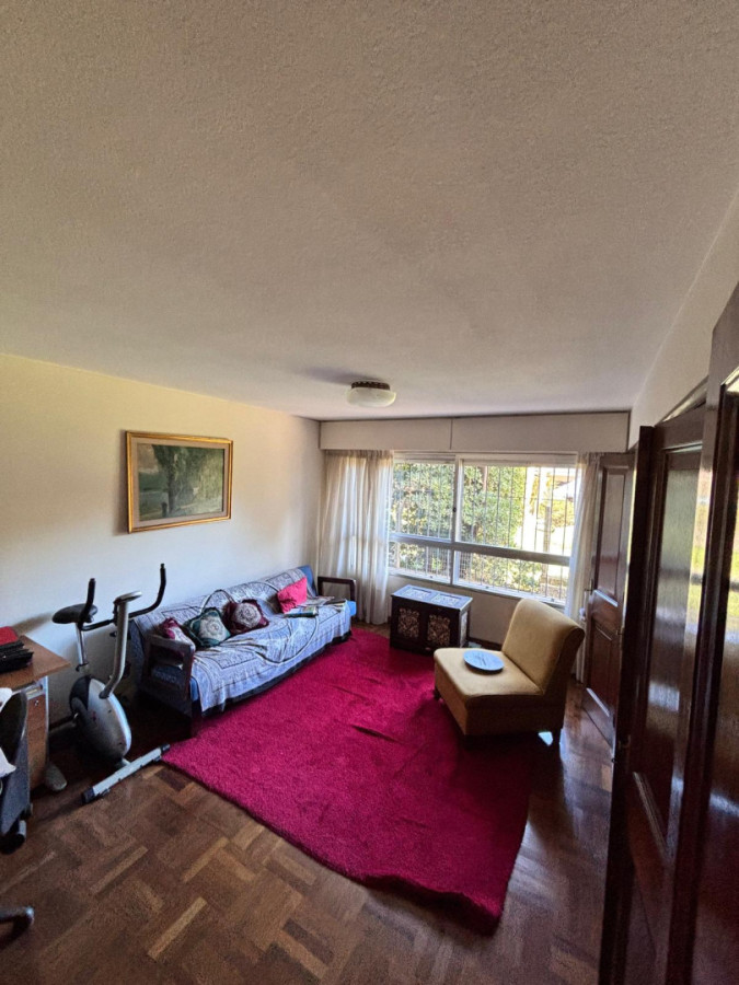 Apartamento ID.440 - Hermosa propiedad de estilo en Puerto del Buceo 3 dorm y servicio 2 gges