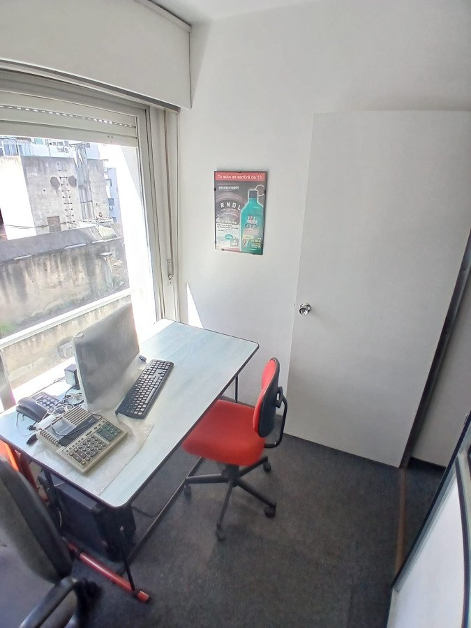 Apartamento ID.388 - Venta de Oficina totalmente equipada