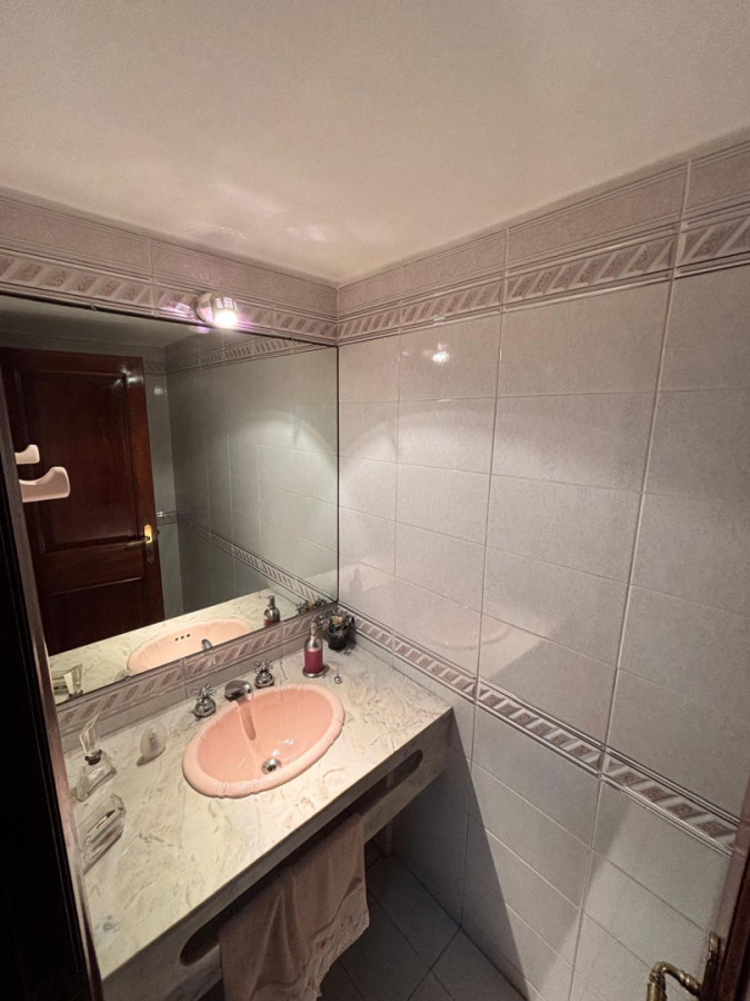 Apartamento ID.440 - Hermosa propiedad de estilo en Puerto del Buceo 3 dorm y servicio 2 gges