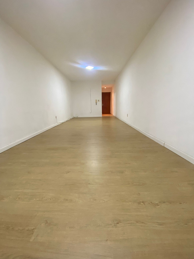 Apartamento ID.186 - Monoambiente Ideal Oficina o Vivienda en la Ciudad Vieja con renta!