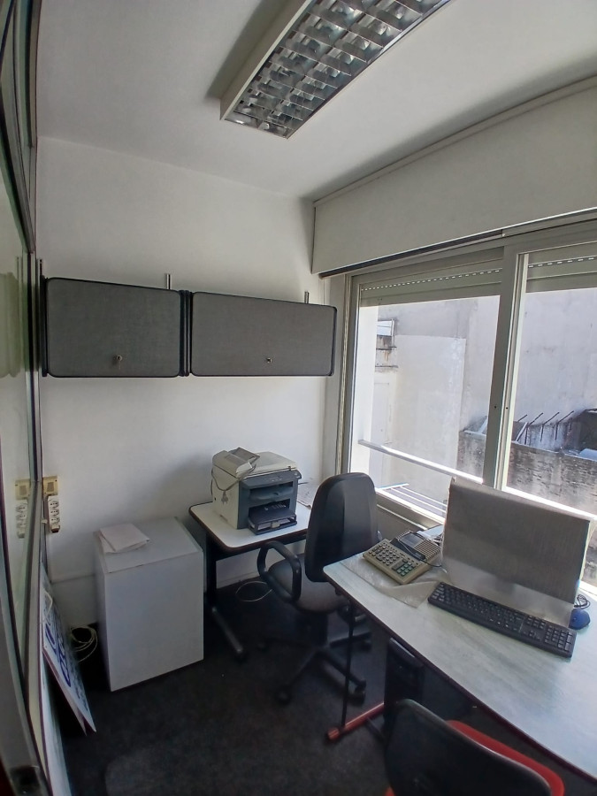 Apartamento ID.388 - Venta de Oficina totalmente equipada