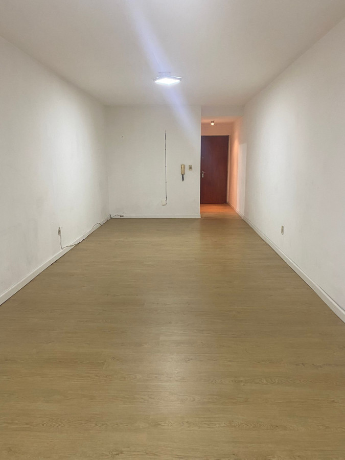 Apartamento ID.186 - Monoambiente Ideal Oficina o Vivienda en la Ciudad Vieja con renta!