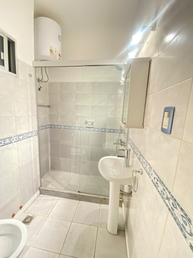 Apartamento ID.452 - Alquiler de apartamento de 1 dormitorio con amplio patio en Ciudad Vieja